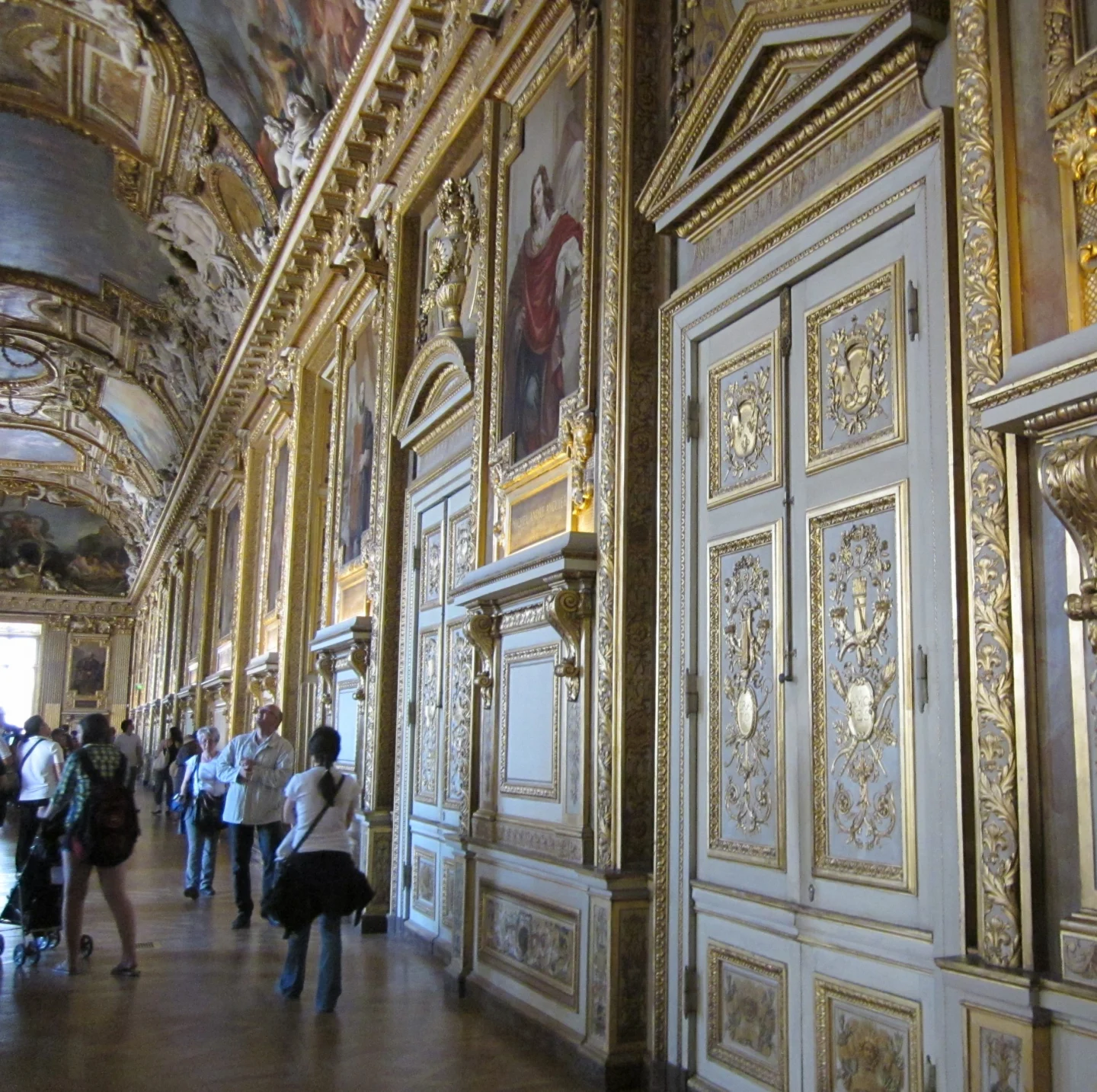 Childhood Traveling - Louvre
